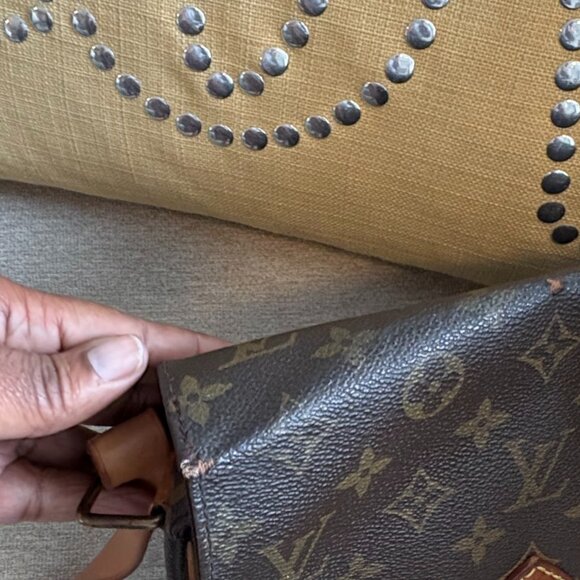 Louis Vuitton Cartouchière Monogram Crossbody – True Vintage - Picture 5 of 5